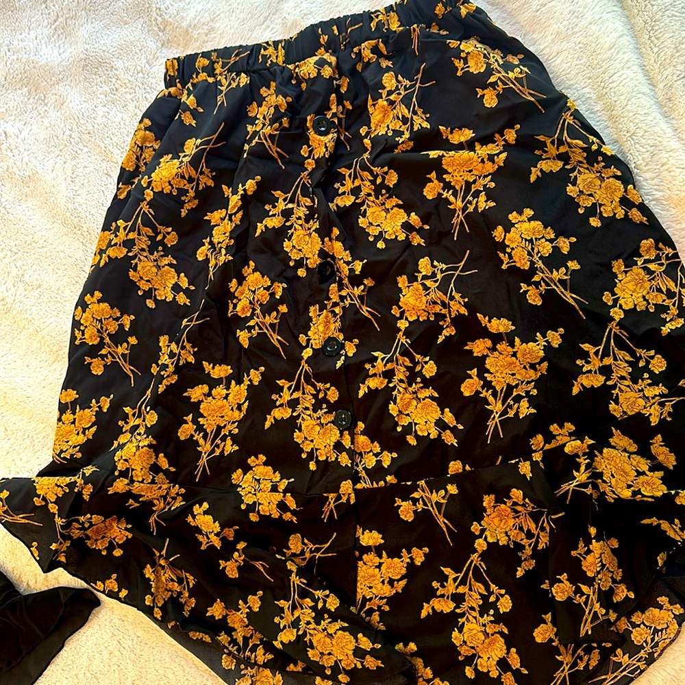 Brand new never worn mid length skirt